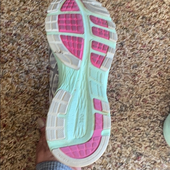 ASICS - Picture 3 of 3